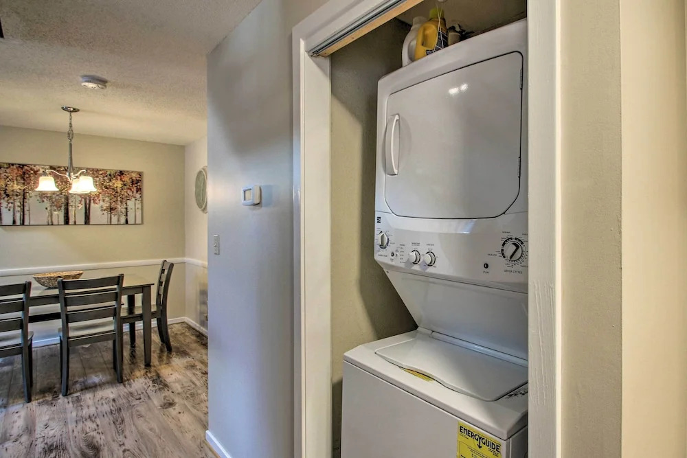 Cozy Bartlett Condo: 1 Mi to Attitash Ski Resort!