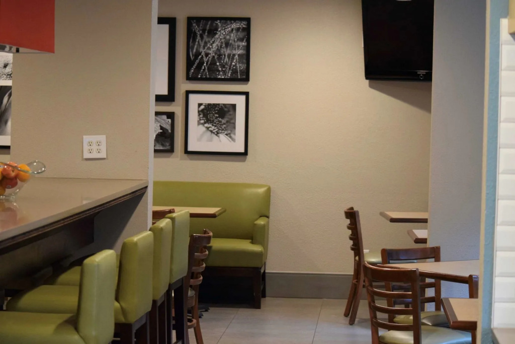 Country Inn & Suites by Radisson, Lincoln North Hotel and Conference Center, NE