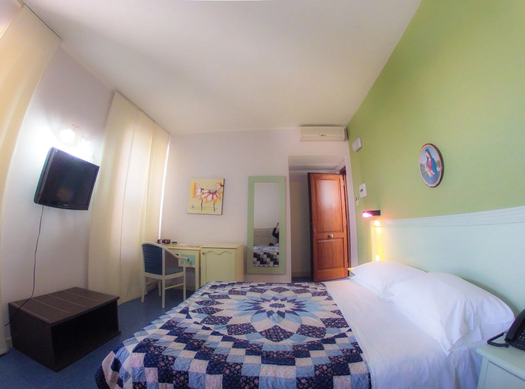Hotel Il Faro Della Guitgia Tommasino