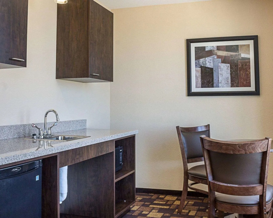 Quality Inn & Suites Minot North