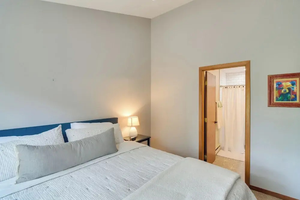 6 Mi to Winter Park: Mtn-view Condo w/ Balcony!