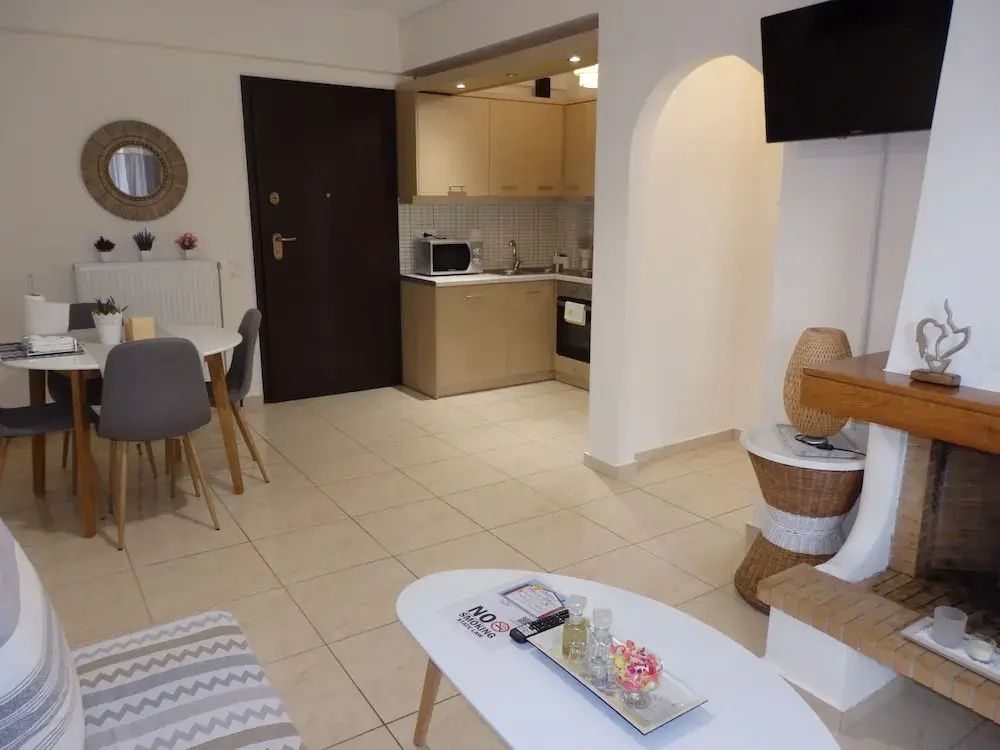 A&J Apartments or Rooms athens airport