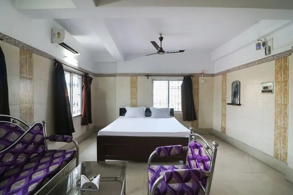 Silver Woods by OYO Rooms