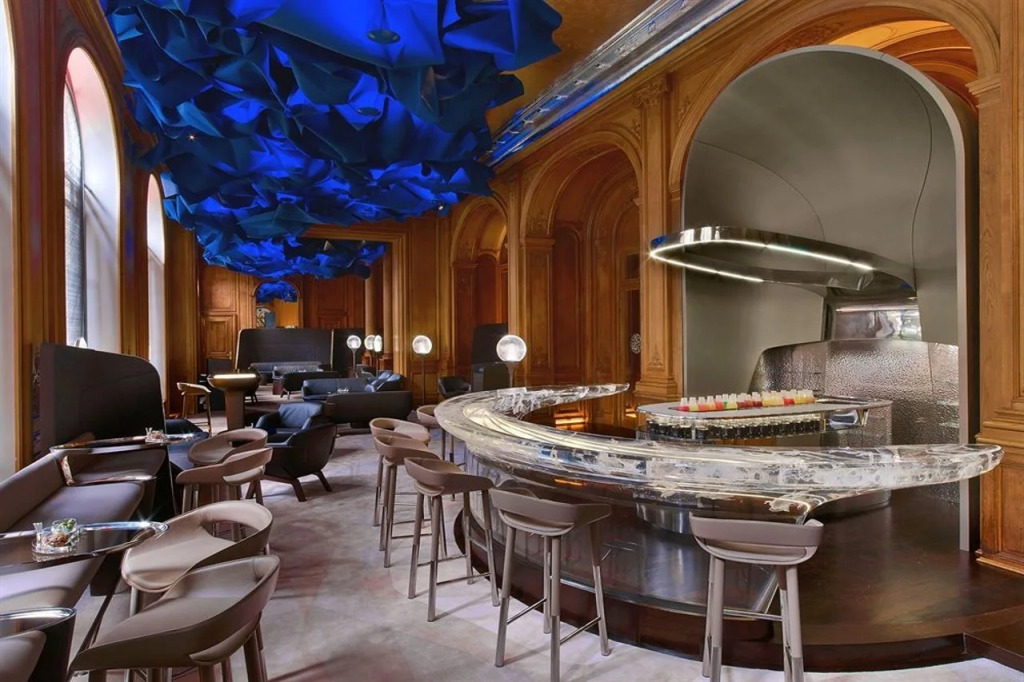 Отель Plaza Athenee