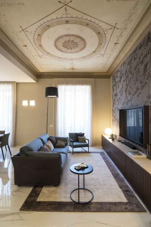 MyHomeInComo - Ivory Suite