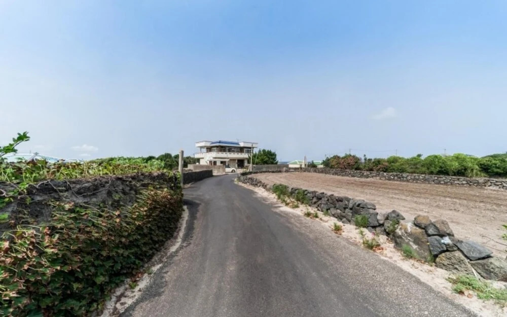 Jeju Gamsugul Pension
