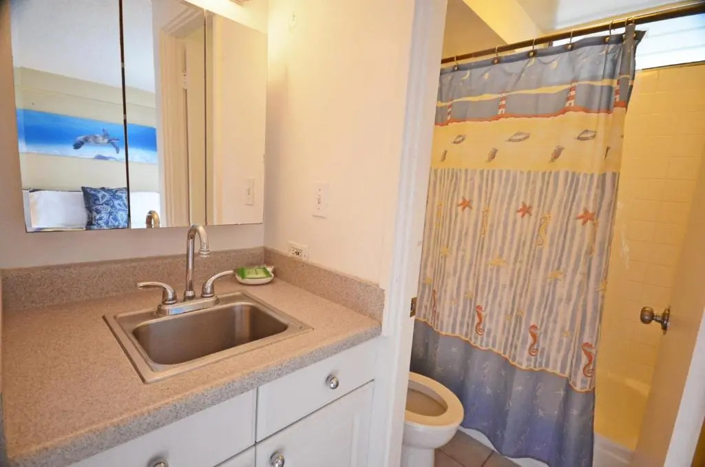 Kuhio Village 510 KING Bed with Renovated Kitchenette