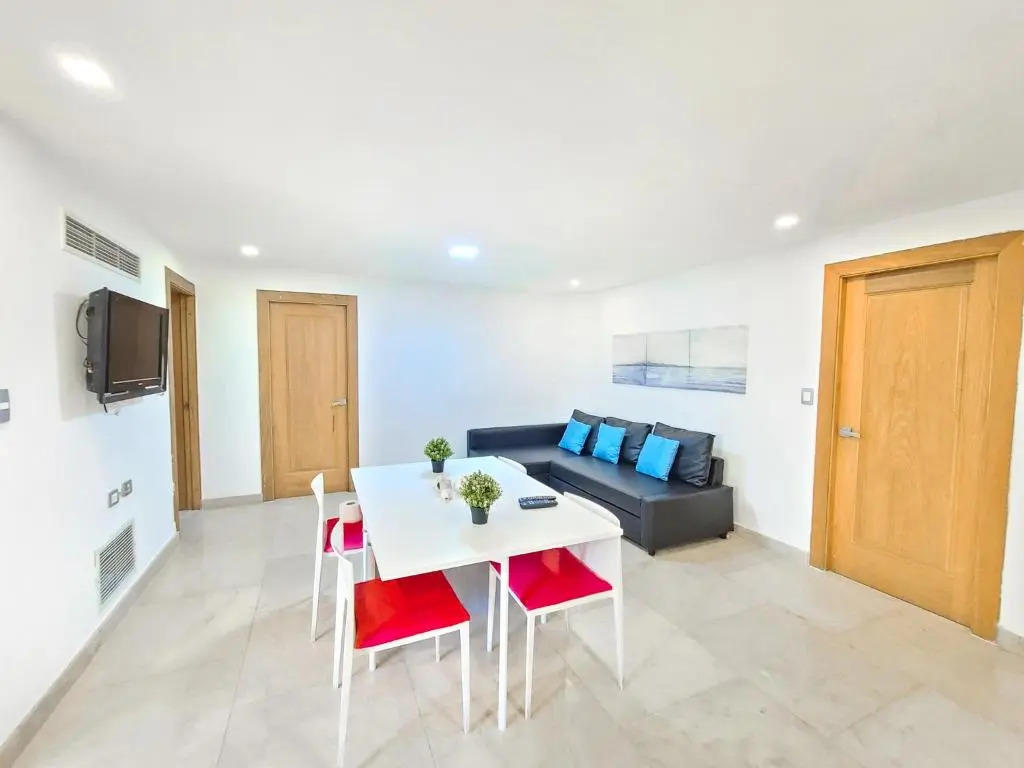 EUROCARIBE SUITES PUNTA CANA BEACH LOS CORALES pool wifi 2 min from the beach
