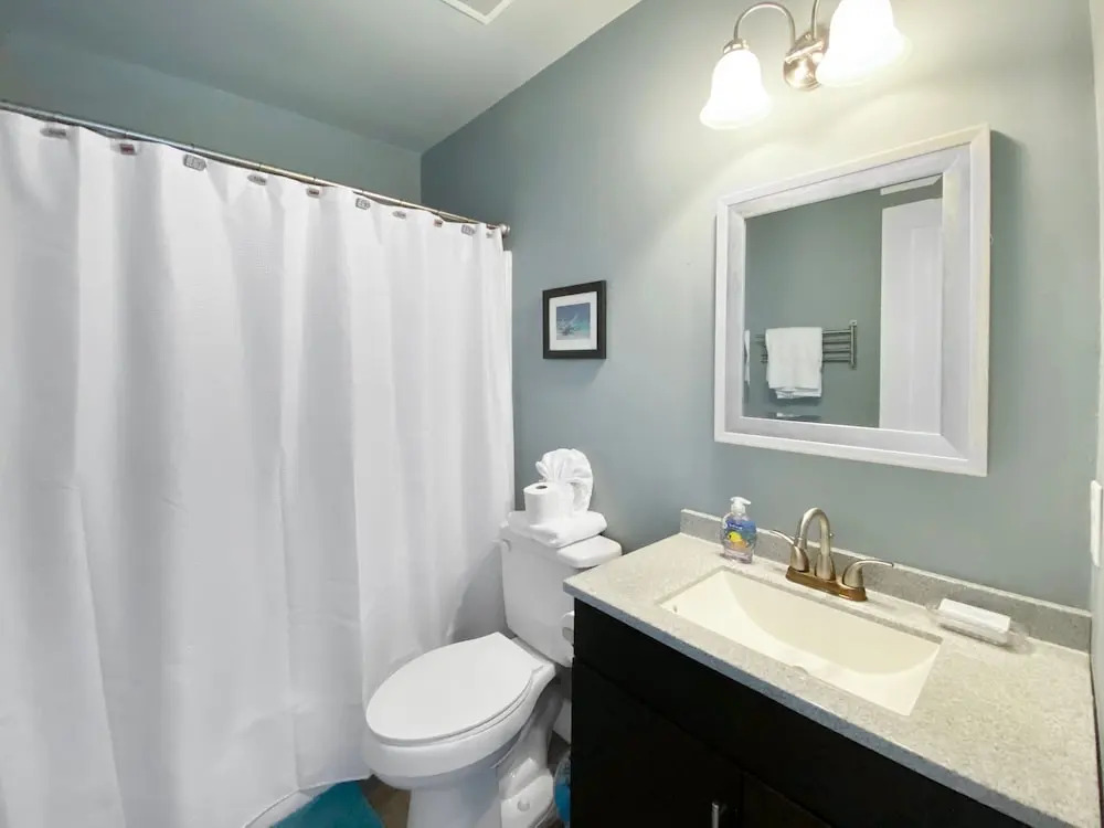 Shoreline Townhomes #10 - 2 Br townhouse by RedAwning