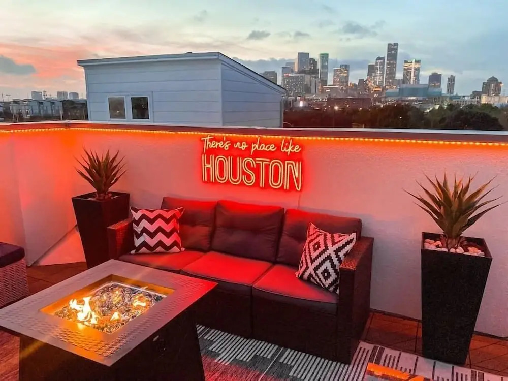 Luxury Downtown Getaway With Breathtaking Views