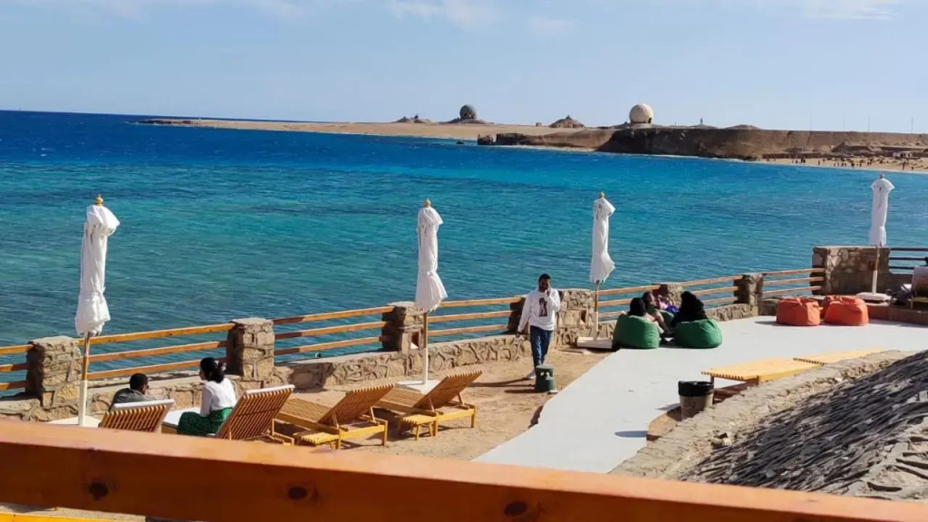 شاليه بإطلاله متميزه للصفوه بأرقى قرى العين السخنة ماونتن فيو ١