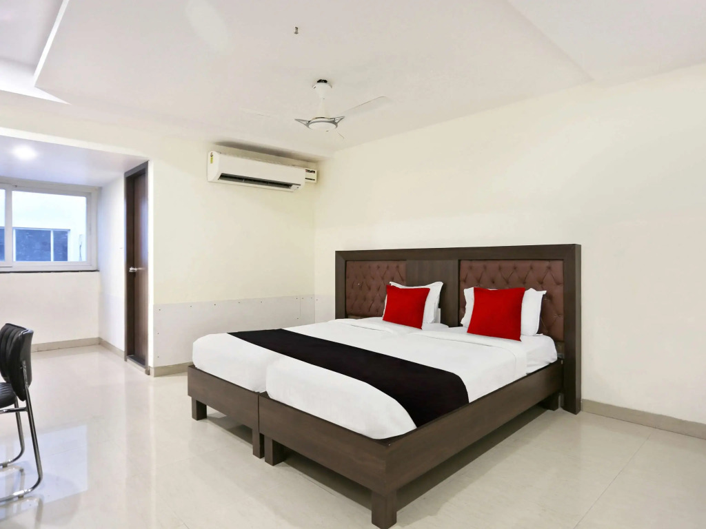 Hotel O Halcyon Deccan Inn