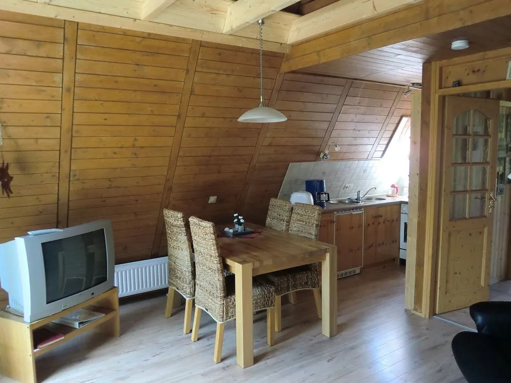 Wooden chalet with oven, in Oberharz near a lake