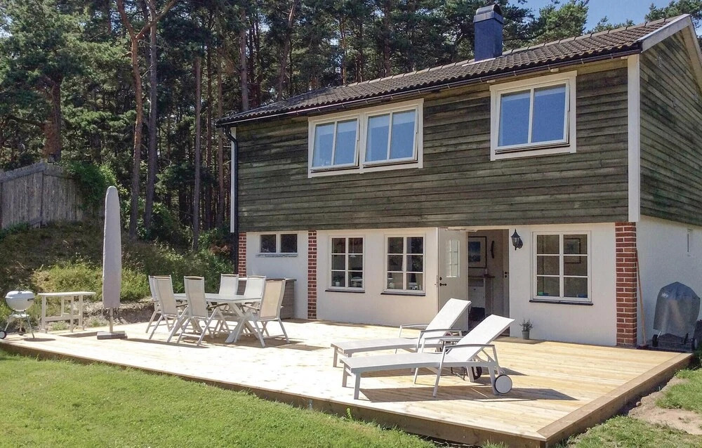 Gorgeous Home In Borrby With Wifi