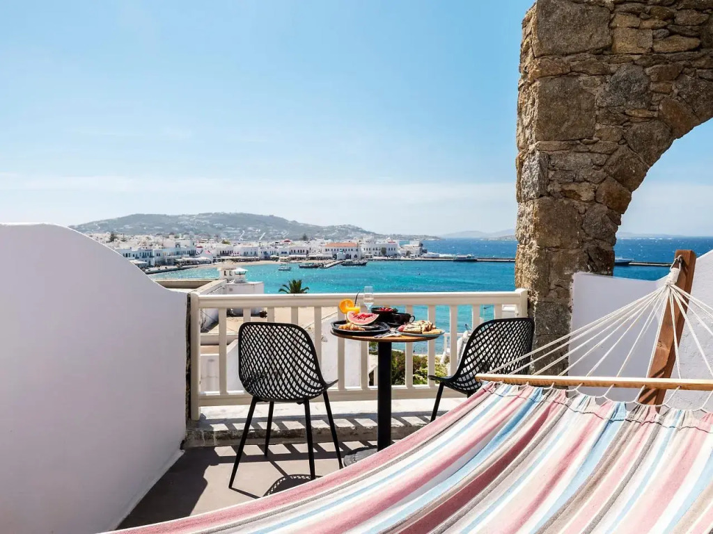 Yalos Hotel Sunset view Mykonos town private rooms