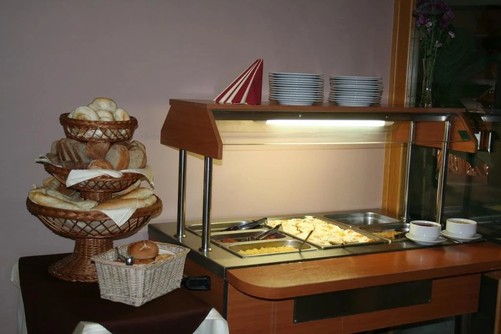 Hotel Summit
