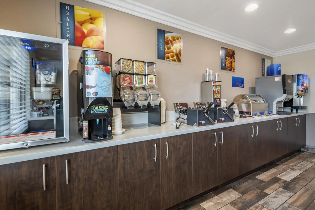 Best Western Airport Plaza Hotel   LAX Airport LA Stadium