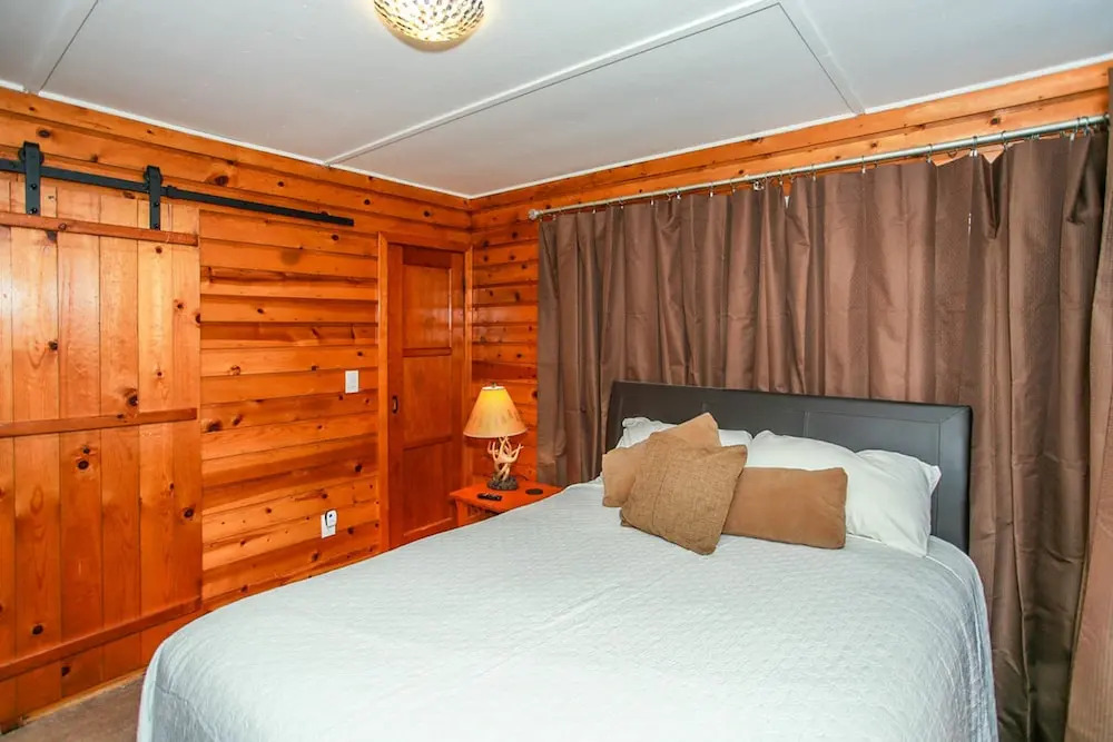 Robins Roost-1837 by Big Bear Vacations