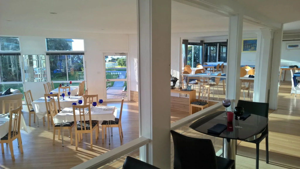 Diamond Island Resort, Restaurant & Bar and Penguin Show