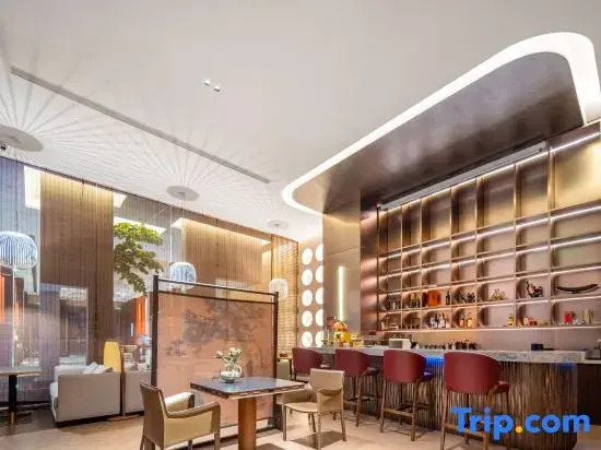 Maison New Century Hotel Hangzhou Bay (in Geely Giehow Plaza)
