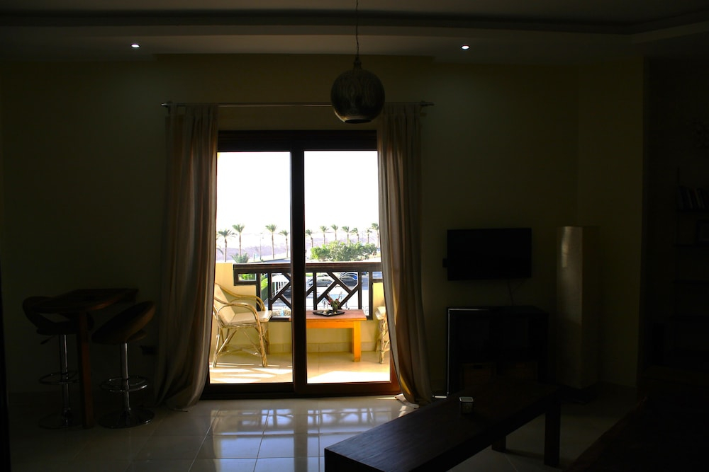 Beachfront and sea View in 5 Star Hotel Hurghada