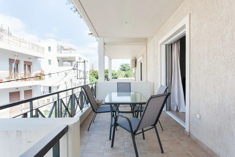 UPSTREET Superb & Comfy 2 BD Apt-Marousi