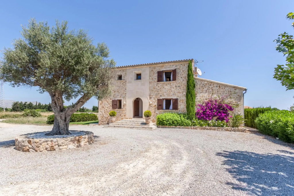 Villa Guillona by Sealand Villas