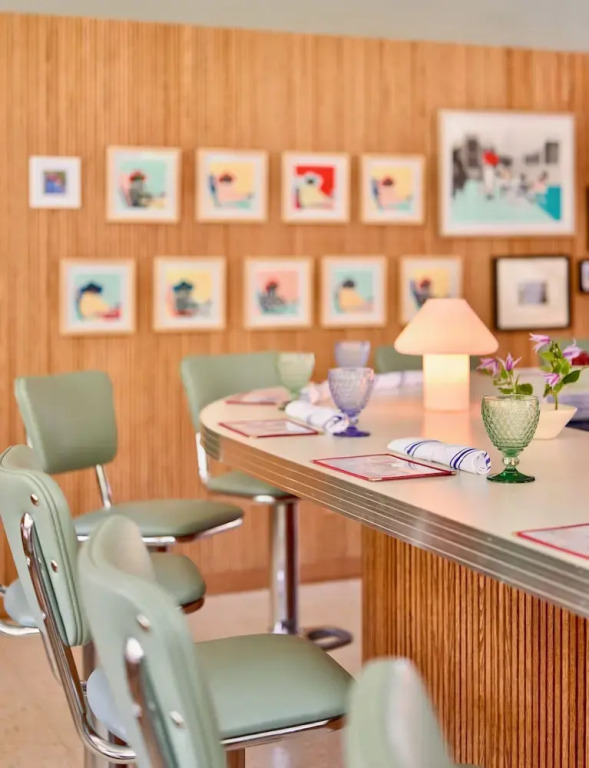 Silver Sands Motel & Beach Bungalows
