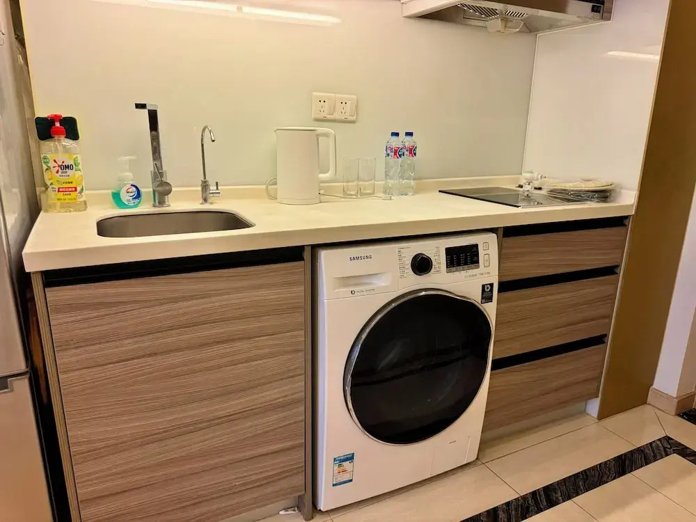 Shanghai Lerongju Boutique Apartment Metro Line 8 20meter