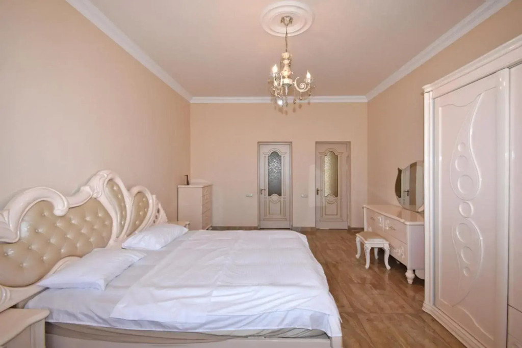 Teryan street, 4 bedrooms Luxury, Unique apartment TT888