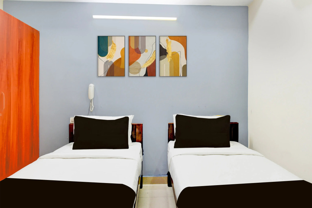 Super Collection O Khajaguda Hills Formerly Sri Balaji Luxury Rooms