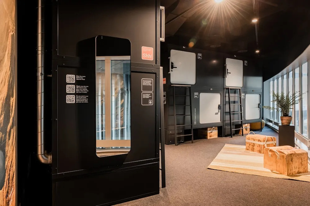 Capsule Hotel - Zurich Airport