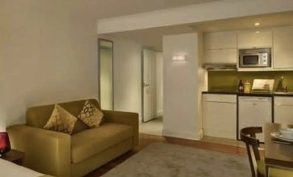 Spacious Studio Apartment In Kensington