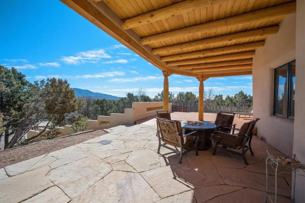 Cielo Lindo - Secluded Southwestern Retreat Within Minutes of Downtown