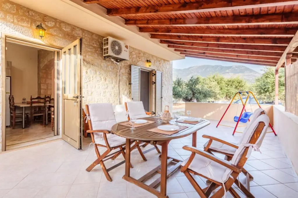 Selinitsa Stone Residence - Mani Poolside Retreat