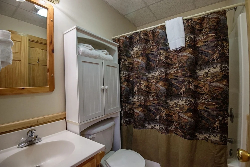 Lockers Mountain Hideaway by Eagles Ridge Resort