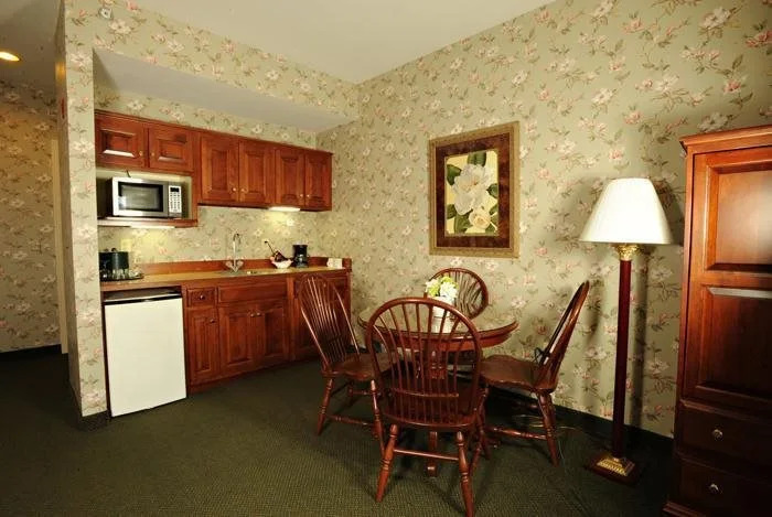 Red Maple Inn
