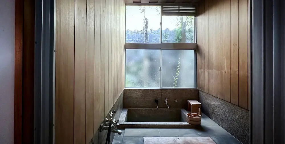 EXP. Co-Onsen