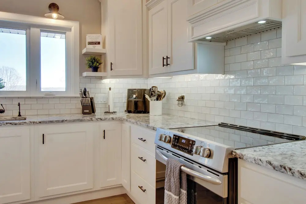 Beautiful Lakeview Home: Near Bull Shoals Lake