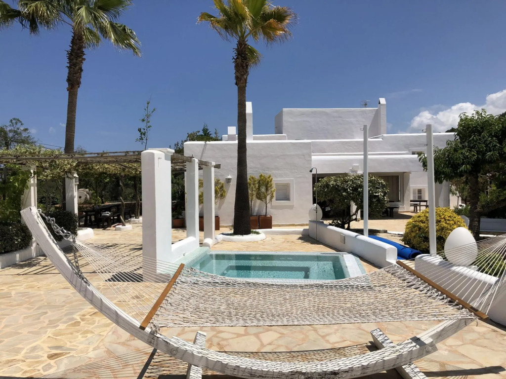 Lush Farmhouse in Sant Miguel de Balansat with Hot Tub & Private Pool