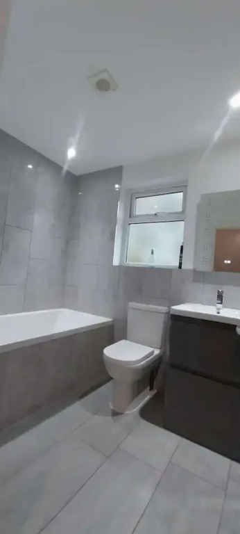 Bromley Manor - Spacious 11 Bedroom House