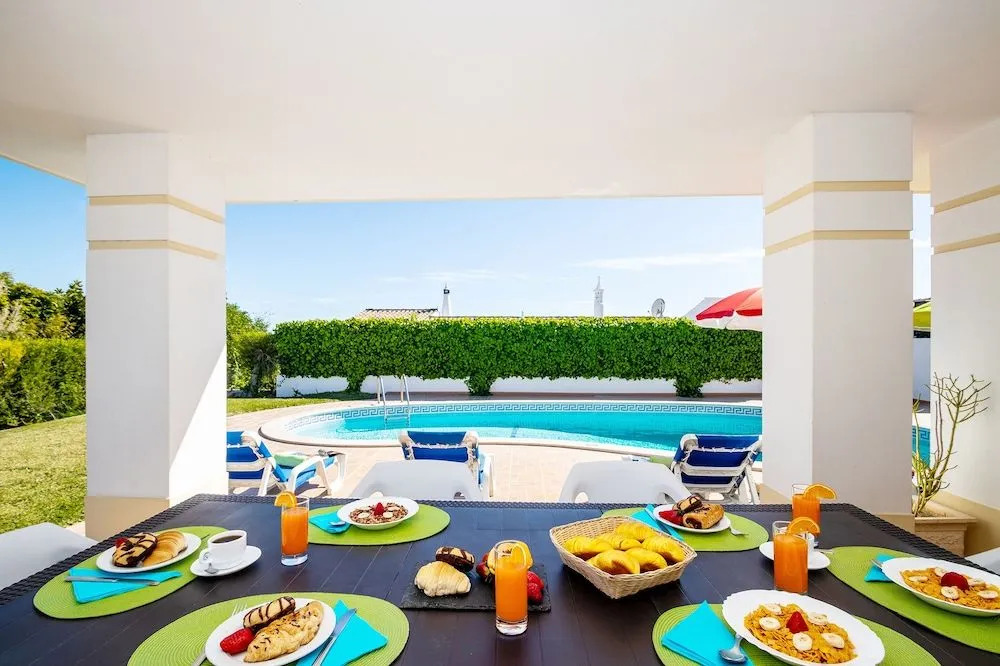 Villa Boracay - com Piscina Aquecível e Praia a Pé em Albufeira