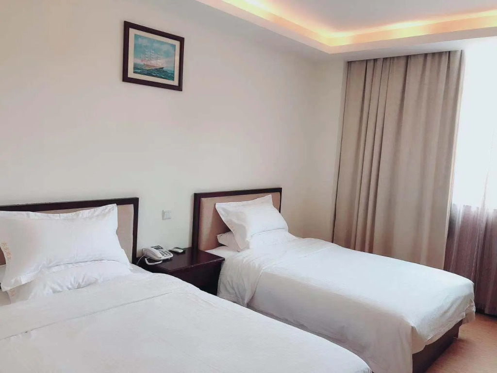 Donglong Hotel