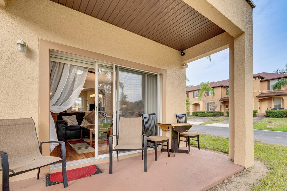 9 Mi to Wdw: Resort-style Townhome w/ Pool Access