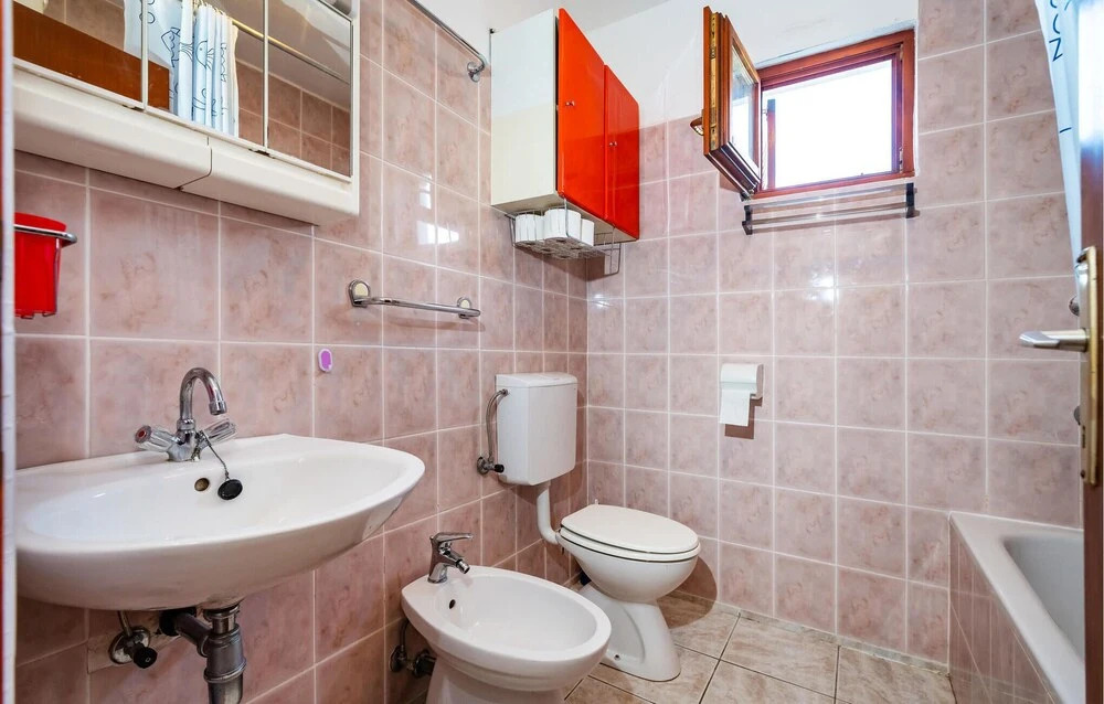 Awesome Home in Maslenica With Wifi and 3 Bedrooms