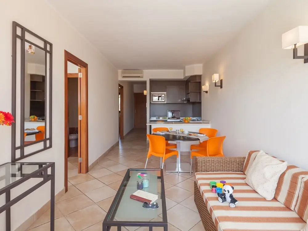 Well-kept and Atmospheric Apartment Just 1 km. From sea