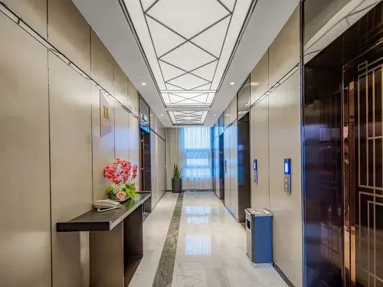 Jinjiang Metropolo Hotel (Xuzhou East High-Speed Railway Station Jinlong Lake Subway Station)
