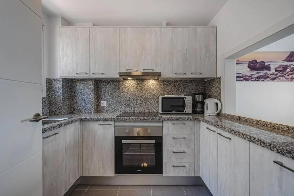 Amazing apartment with sea views PA06