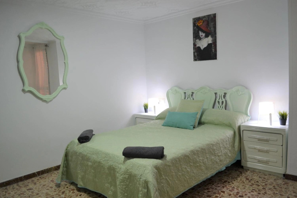 Fantastic 1 bedroom Apartment with Gallery (CB6EV)