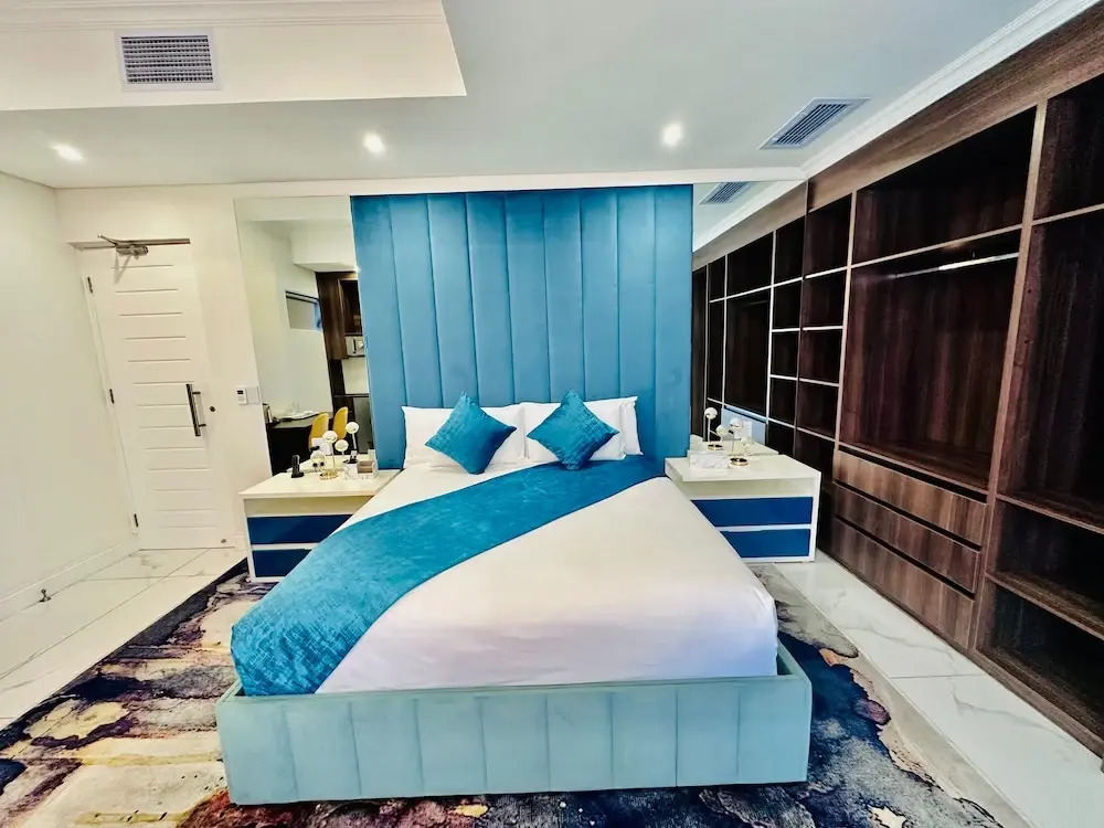 H & H Boutique & SPA